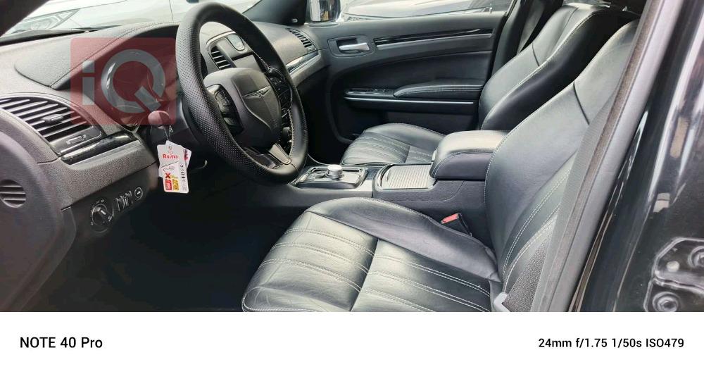 کرایسلەر 300